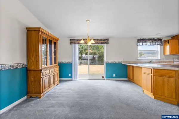1100 2nd Av, Mill City, OR 97360