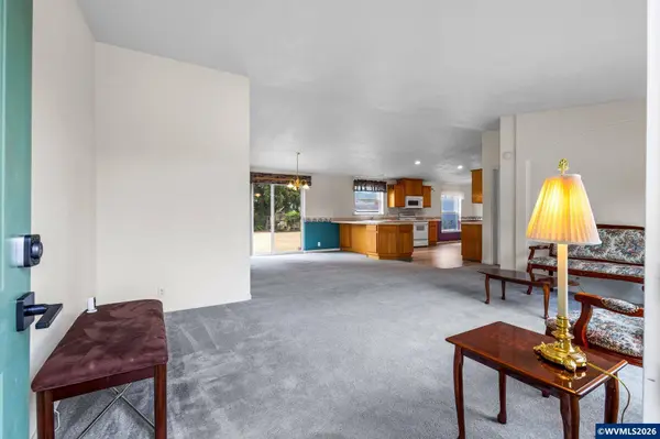 1100 2nd Av, Mill City, OR 97360
