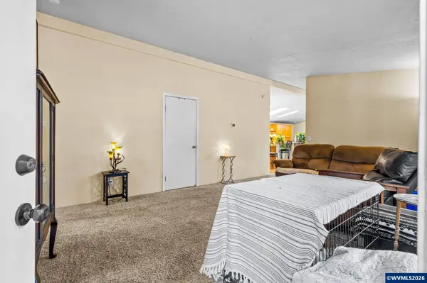 1606 11th St, Sweet Home, OR 97386