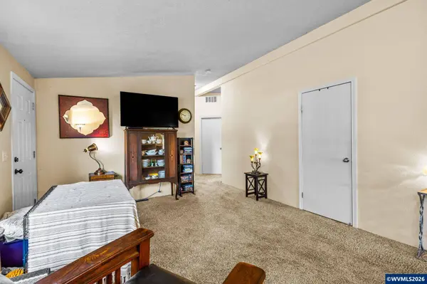 1606 11th St, Sweet Home, OR 97386