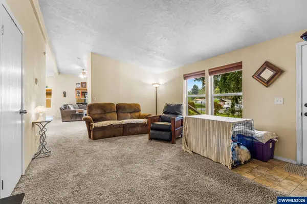 1606 11th St, Sweet Home, OR 97386