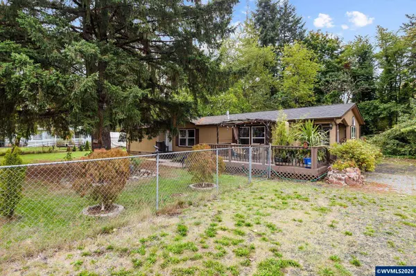 1606 11th St, Sweet Home, OR 97386