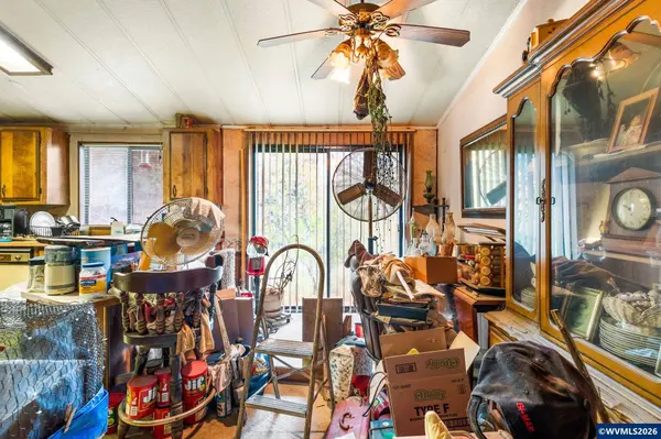 39649 Lacomb Dr, Lebanon, OR 97355