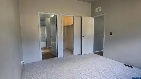 34125 Lacomb Rd, Lebanon, OR 97355
