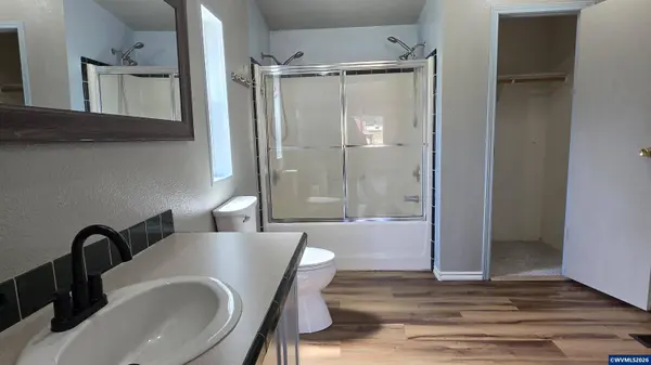 34125 Lacomb Rd, Lebanon, OR 97355