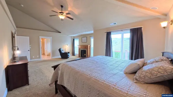 3796 Illahe Hill Rd S, Salem, OR 97302