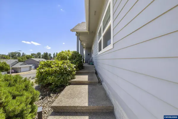 777 Cynthian Av, Dallas, OR 97338