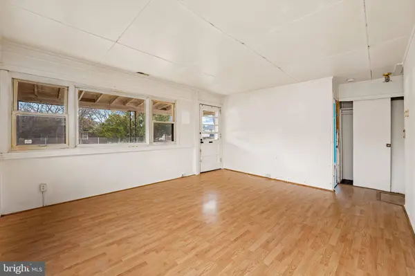 1318 WILSON POINT RD, Baltimore, MD 21220