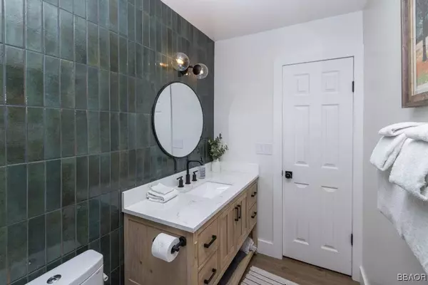 27255 Bernina DR, Lake Arrowhead, CA 92352