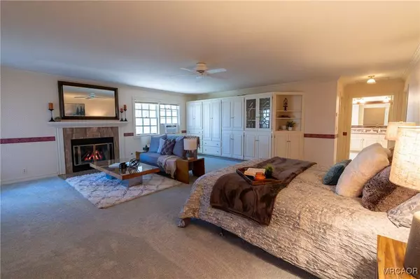 1660 Cascade RD, Big Bear City, CA 92314