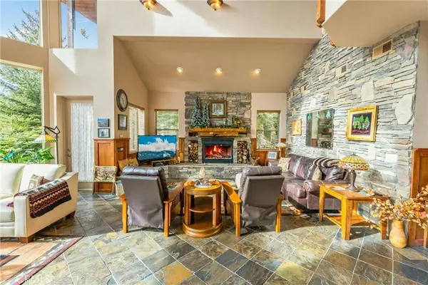 39255 Seminole, Fawnskin, CA 92333