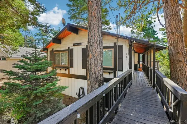 761 W Victoria CT, Lake Arrowhead, CA 92352