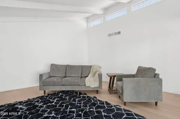 342 E ORANGEWOOD Avenue, Phoenix, AZ 85020