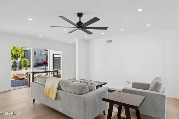 342 E ORANGEWOOD Avenue, Phoenix, AZ 85020