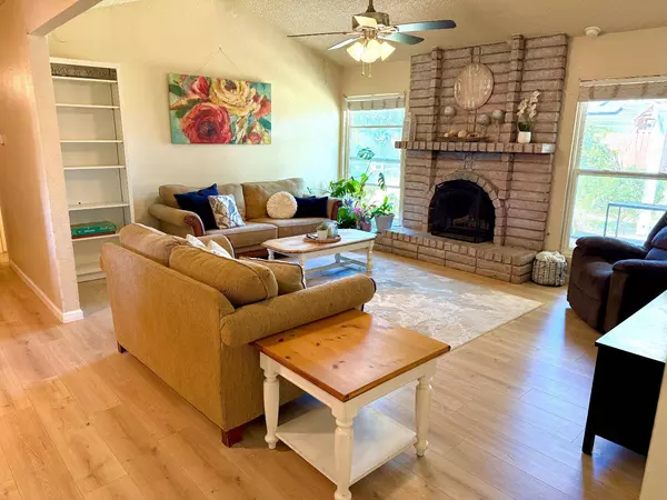 422 Whittier AVE, Clovis, CA 93611