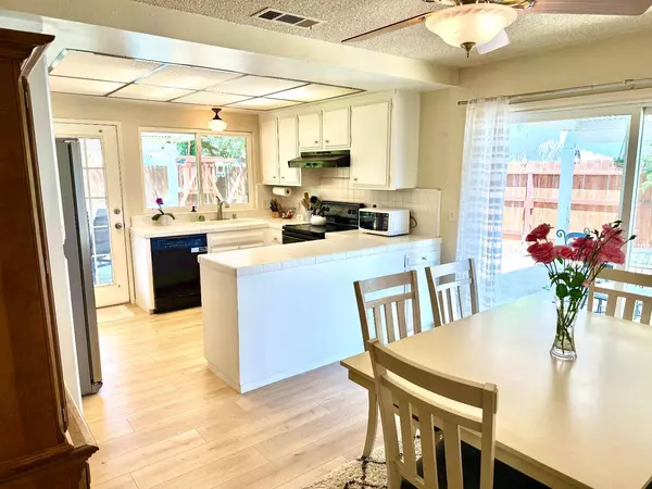 422 Whittier AVE, Clovis, CA 93611