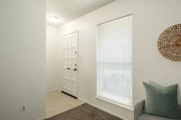 4849 N 7th ST #F, Fresno, CA 93726