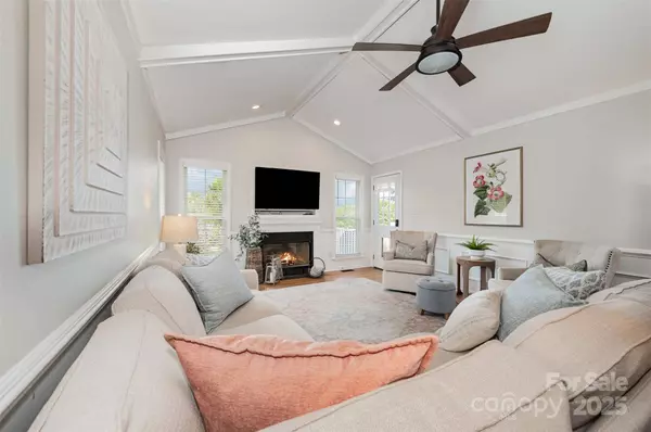 106 Charis LN, Statesville, NC 28677