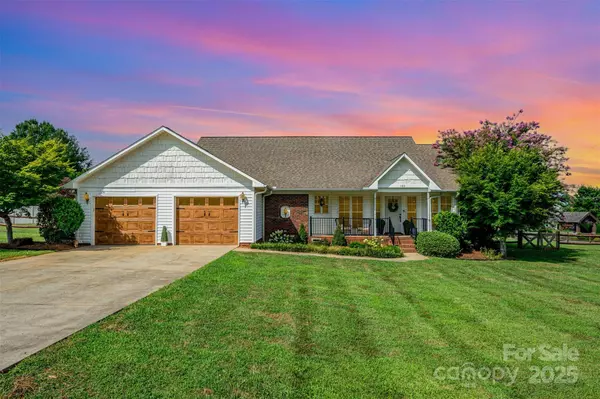 106 Charis LN, Statesville, NC 28677
