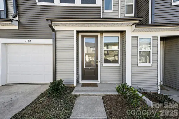 3132 Hutton Gardens LN, Charlotte, NC 28269