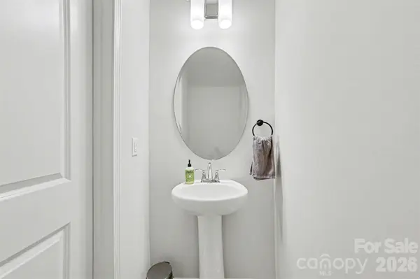 3132 Hutton Gardens LN, Charlotte, NC 28269