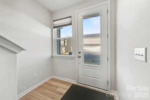 3132 Hutton Gardens LN, Charlotte, NC 28269