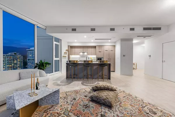 1401 Hunter ST #2704, North Vancouver, BC V7J 0E2