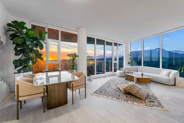 1401 Hunter ST #2704, North Vancouver, BC V7J 0E2