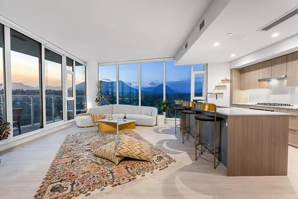 1401 Hunter ST #2704, North Vancouver, BC V7J 0E2