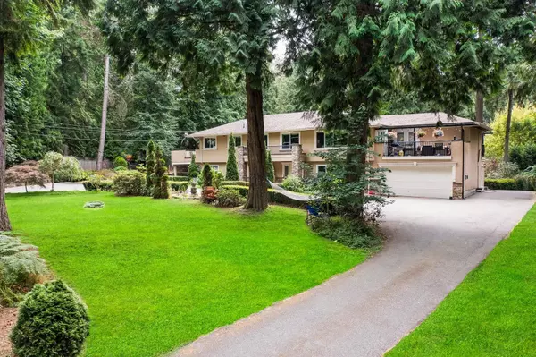 13788 32 AVE, Surrey, BC V4P 2B8