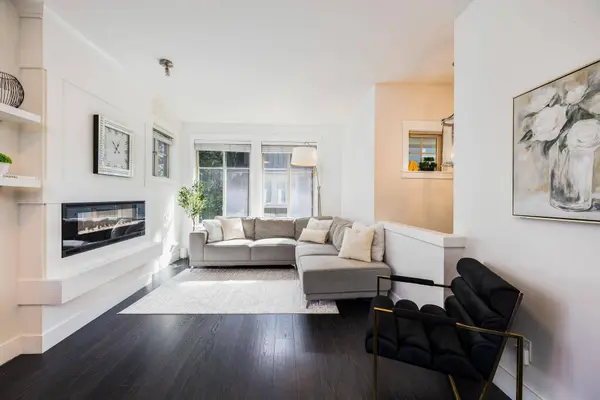 3266 147 ST #8, Surrey, BC V4P 1Z8