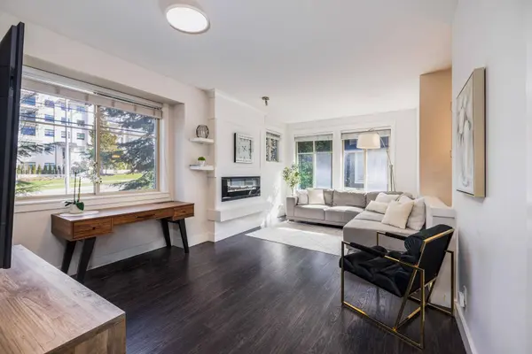 3266 147 ST #8, Surrey, BC V4P 1Z8