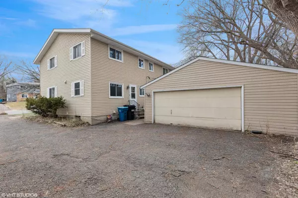 505 Shadyside CIR, Hopkins, MN 55343