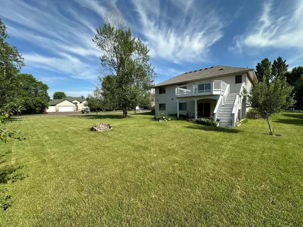 38474 Coventry DR, North Branch, MN 55056