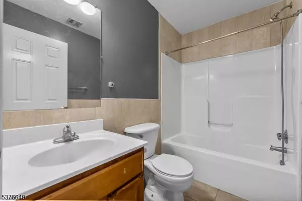 23 N 4Th St, Paterson City, NJ 07522