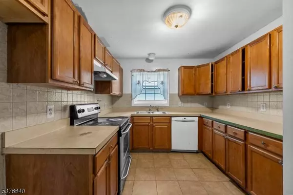 23 N 4Th St, Paterson City, NJ 07522