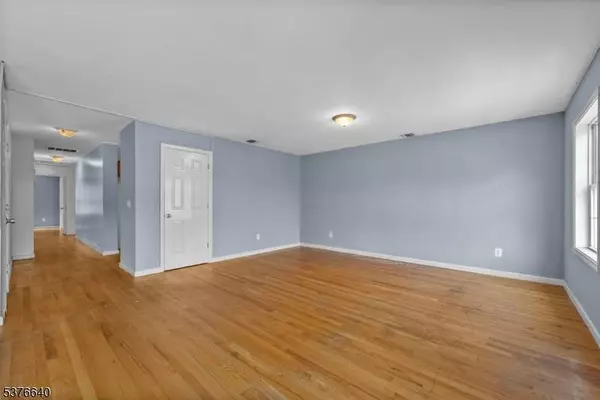 23 N 4Th St, Paterson City, NJ 07522