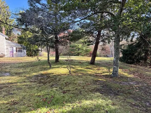 30 Pond St, Barnstable, MA 02655