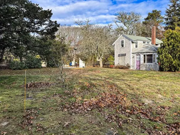 30 Pond St, Barnstable, MA 02655