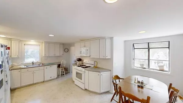 7 Bittersweet Lane, Dennis, MA 02660