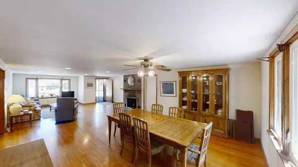 7 Bittersweet Lane, South Dennis, MA 02660