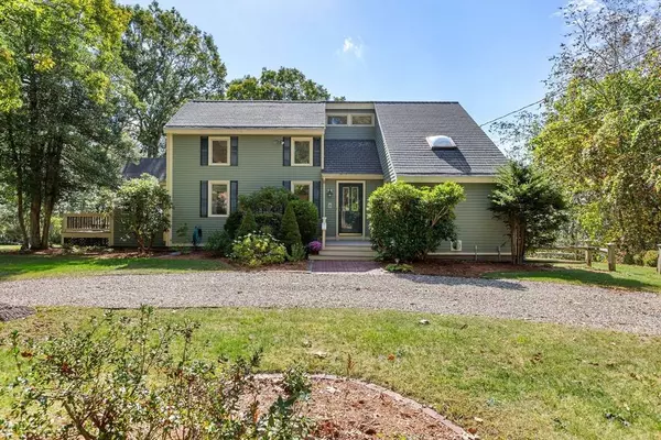 96 Pimlico Pond, Mashpee, MA 02649