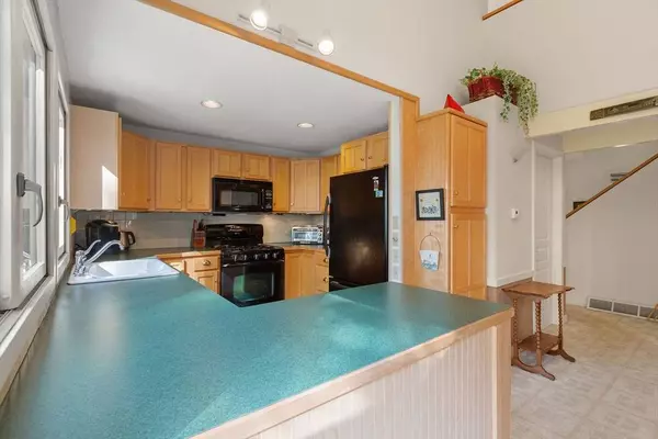 96 Pimlico Pond, Mashpee, MA 02649