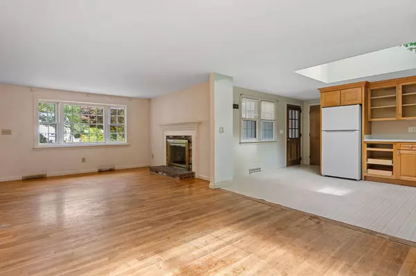 1 Hamblin Hill, Yarmouth Port, MA 02675