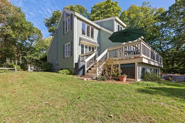 96 Pimlico Pond, Mashpee, MA 02649