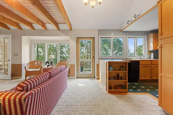 96 Pimlico Pond, Mashpee, MA 02649