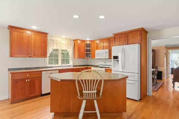 4 Hope, Harwich, MA 02645