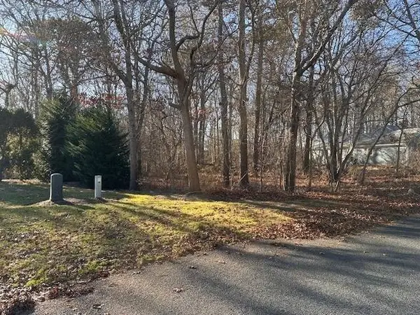 11 Makepeace Lane, Yarmouth, MA 02673