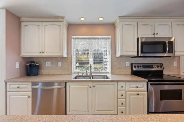 15 Greenwood Road, East Dennis, MA 02641