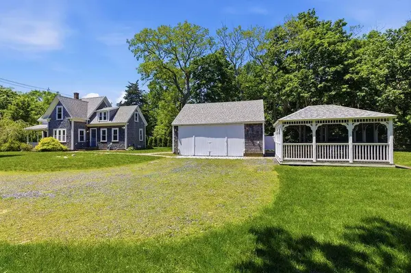 18 Nobscussett Road, Dennis, MA 02638